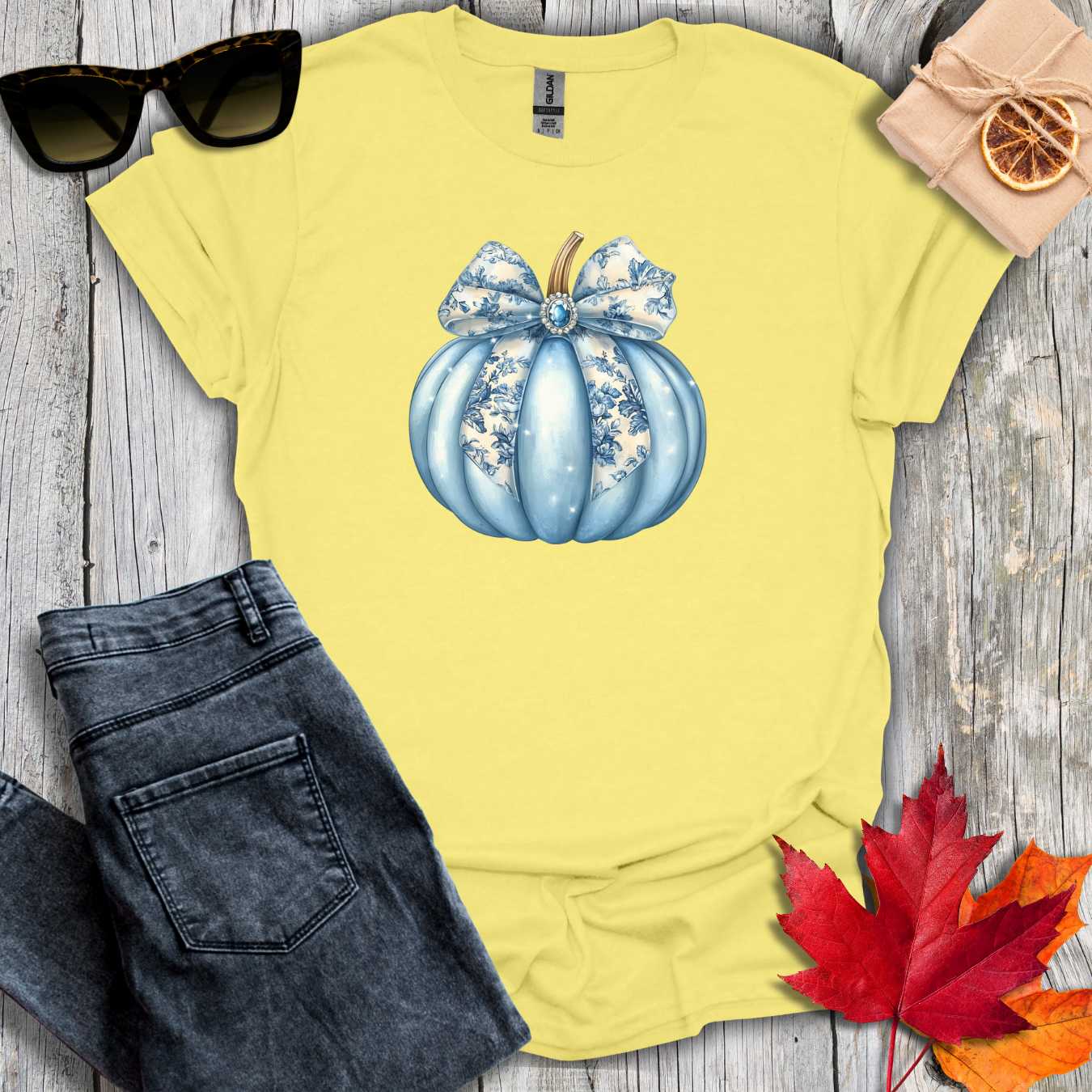 T-Shirt Cornsilk / S Blue Pumpkin Coquette Tee