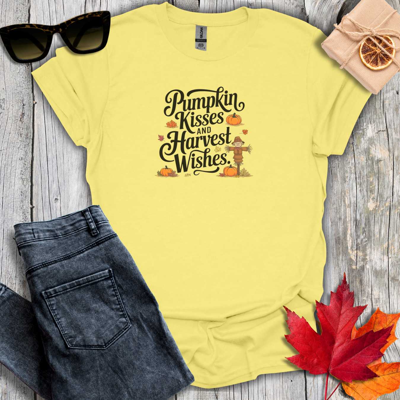 T-Shirt Cornsilk / S Pumpkin Kisses Tee