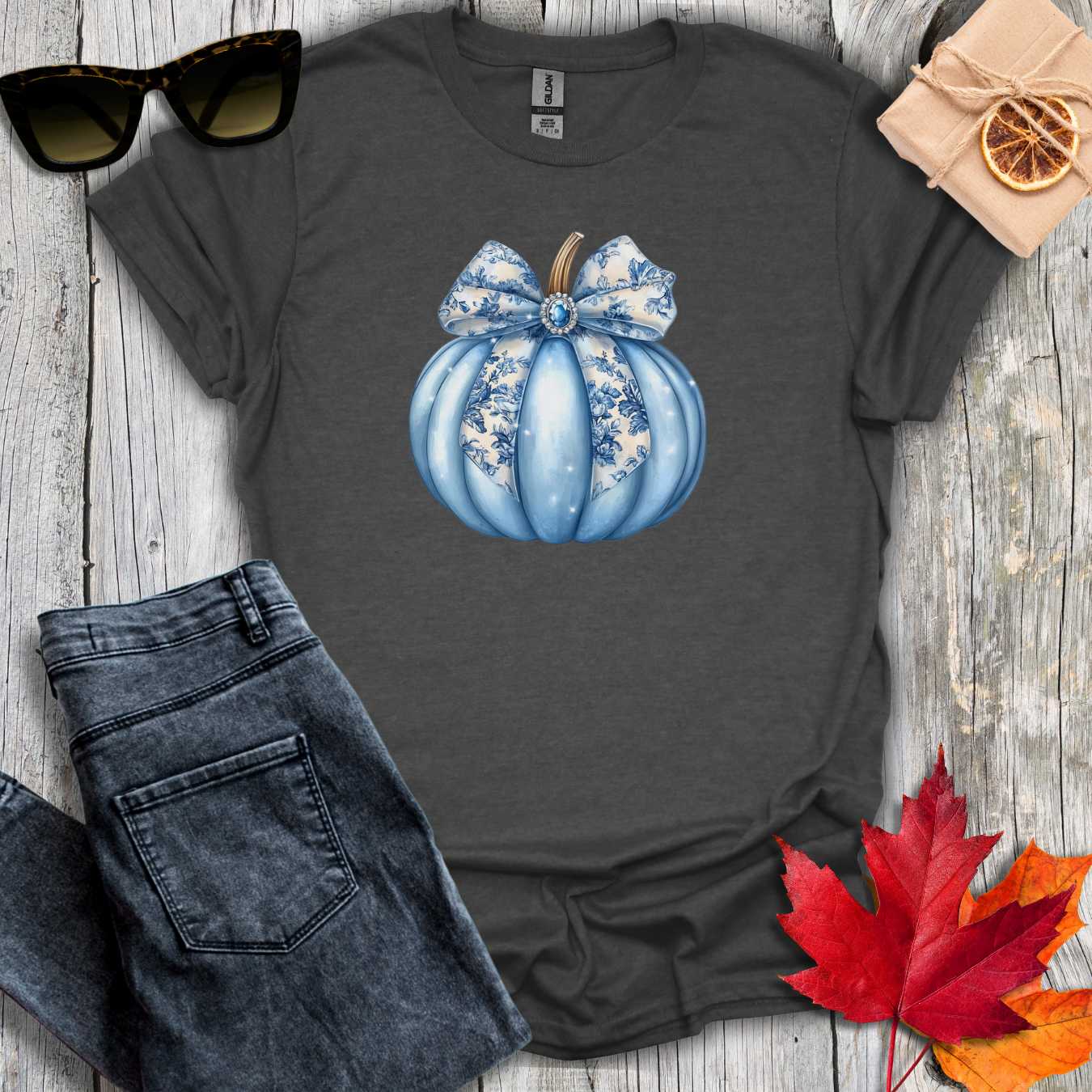 T-Shirt Dark Heather / S Blue Pumpkin Coquette Tee
