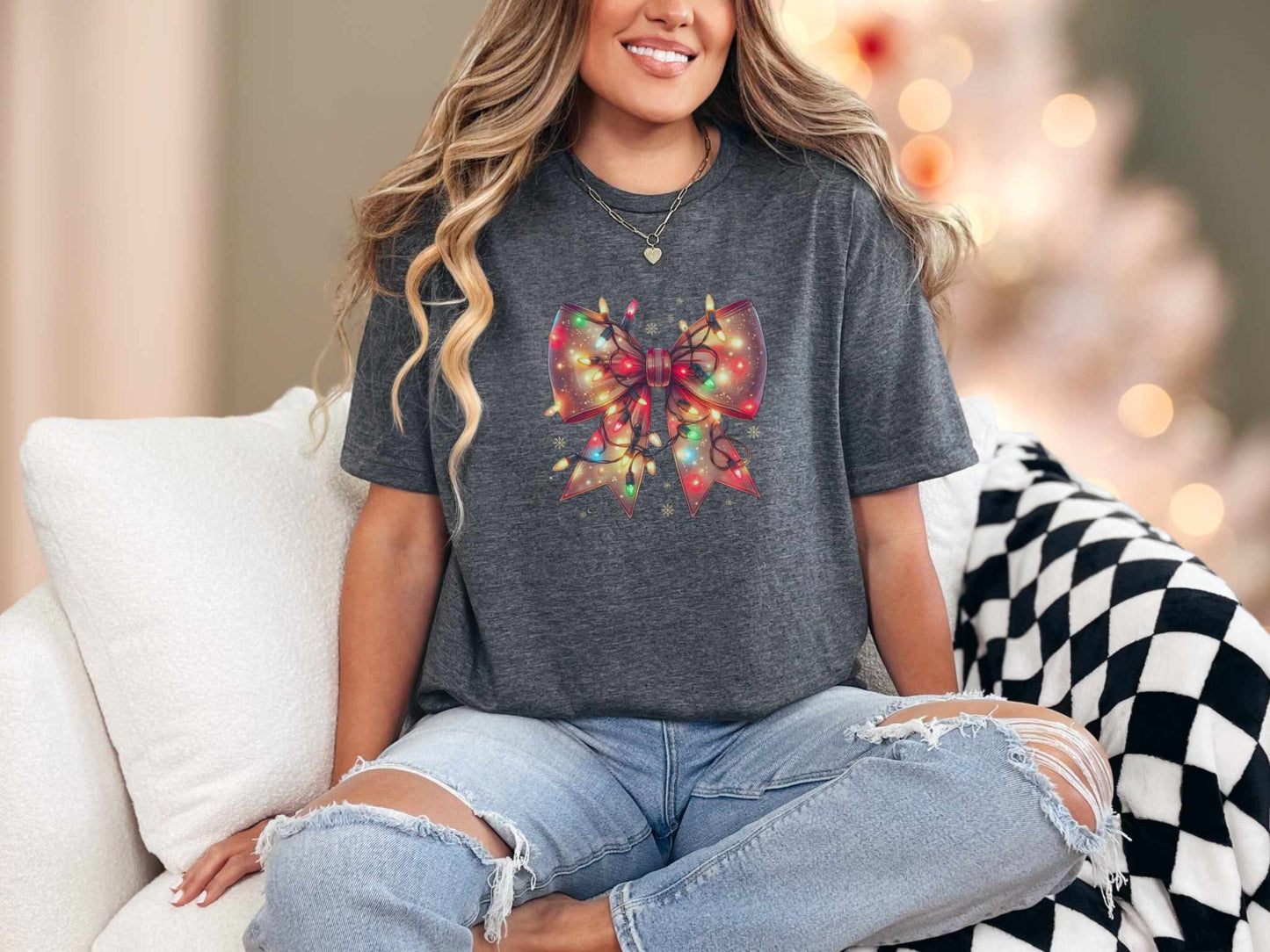 T-Shirt Dark Heather / S Christmas Bow and Lights Tee