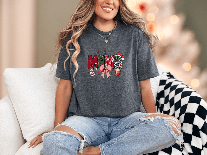 T-Shirt Dark Heather / S Mama Christmas Tee