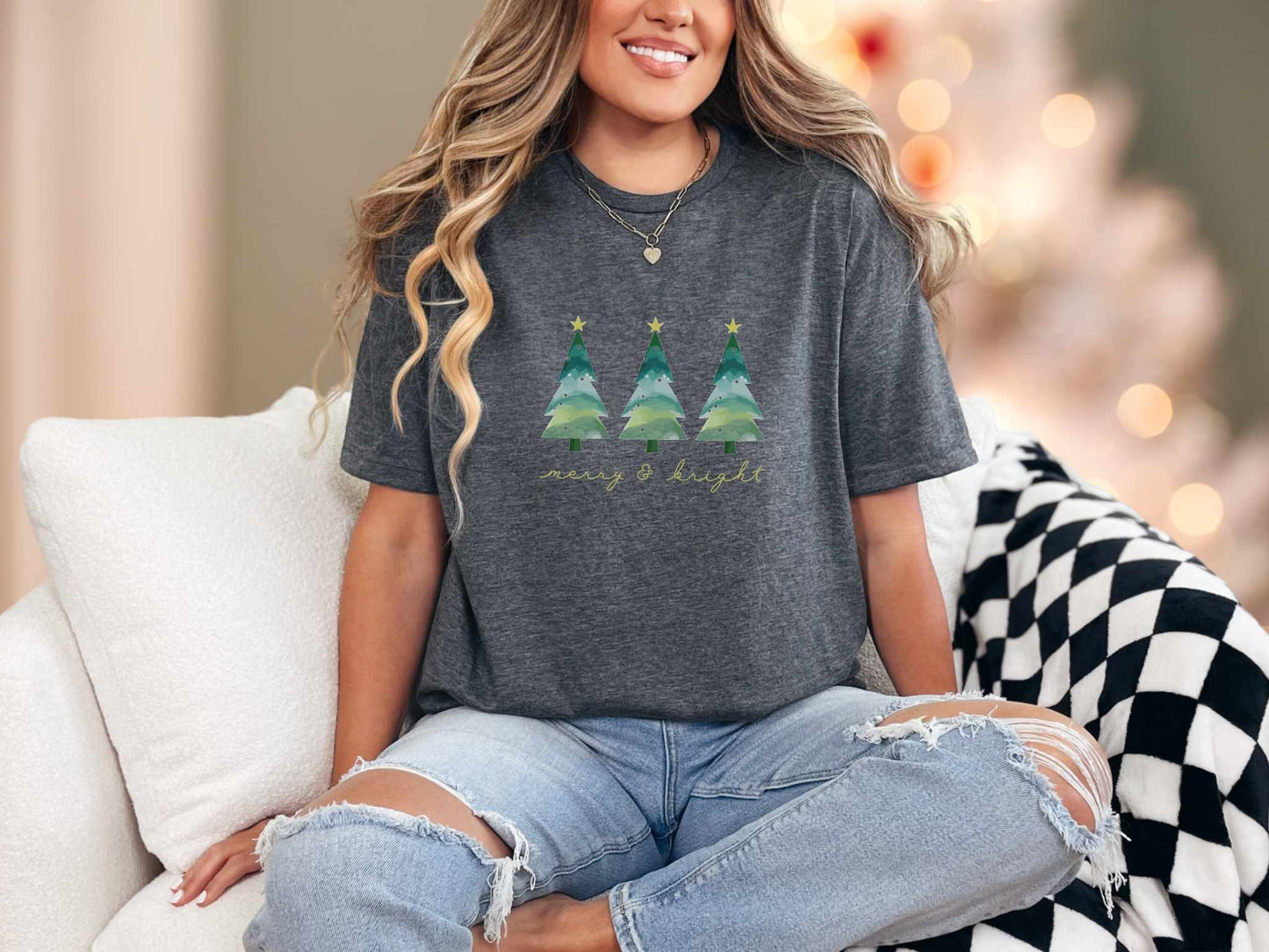 T-Shirt Dark Heather / S Merry and Bright Tee
