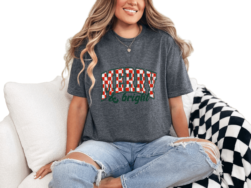 T-Shirt Dark Heather / S Merry & Bright Distressed