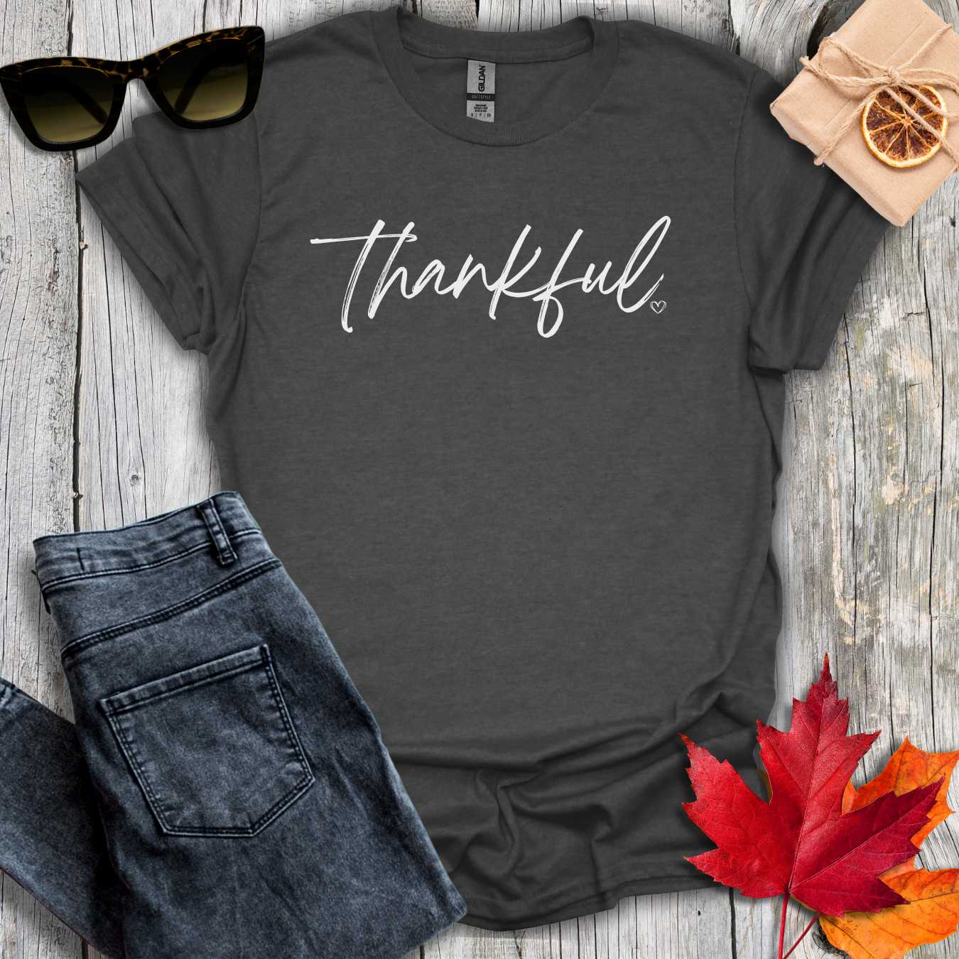 T-Shirt Dark Heather / S Thankful with Heart Tee