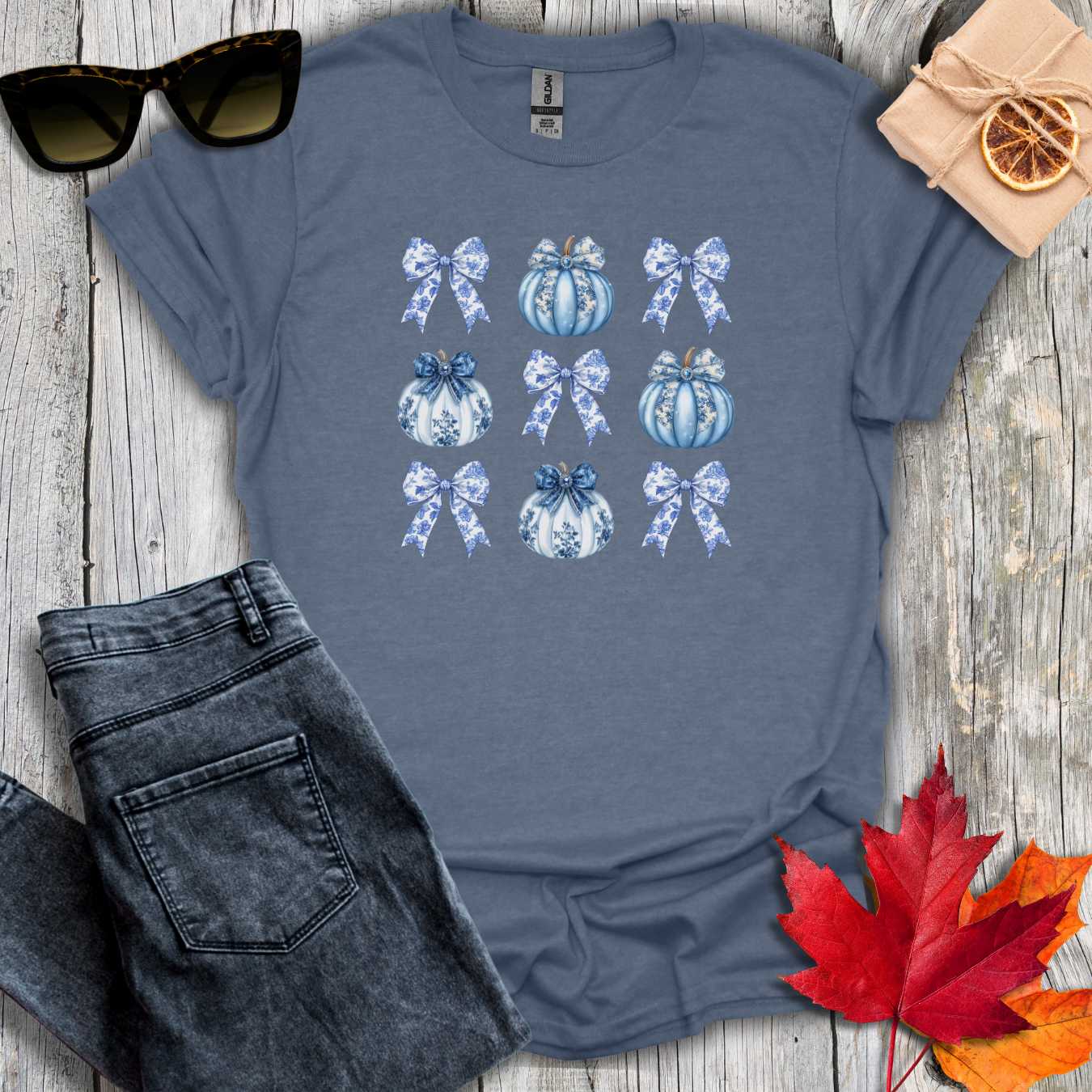 T-Shirt Heather Indigo / S Coquette Pumpkin Pattern Tee