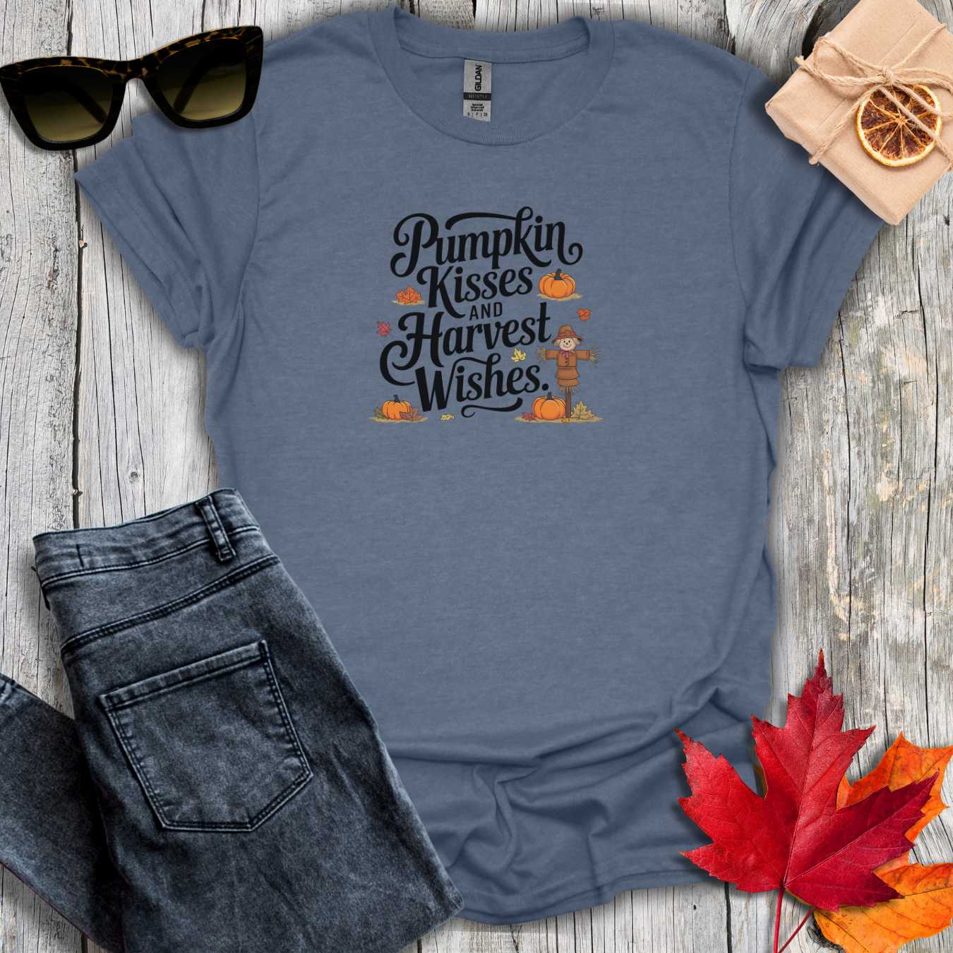 T-Shirt Heather Indigo / S Pumpkin Kisses Tee