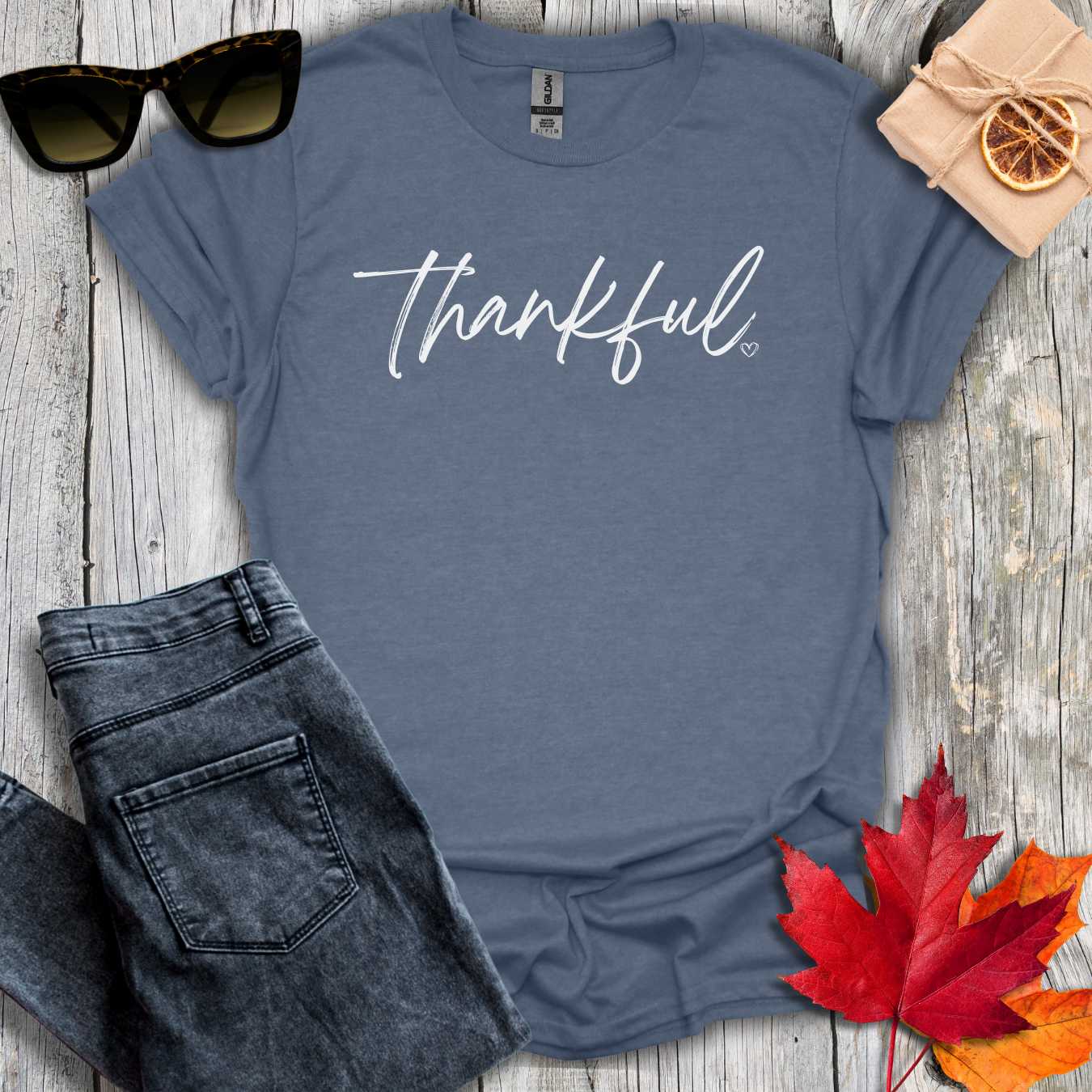 T-Shirt Heather Indigo / S Thankful with Heart Tee