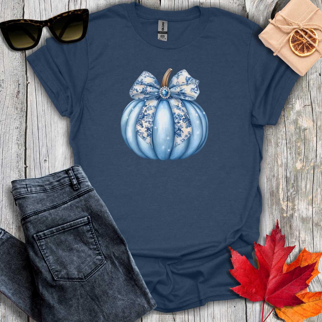 T-Shirt Heather Navy / S Blue Pumpkin Coquette Tee