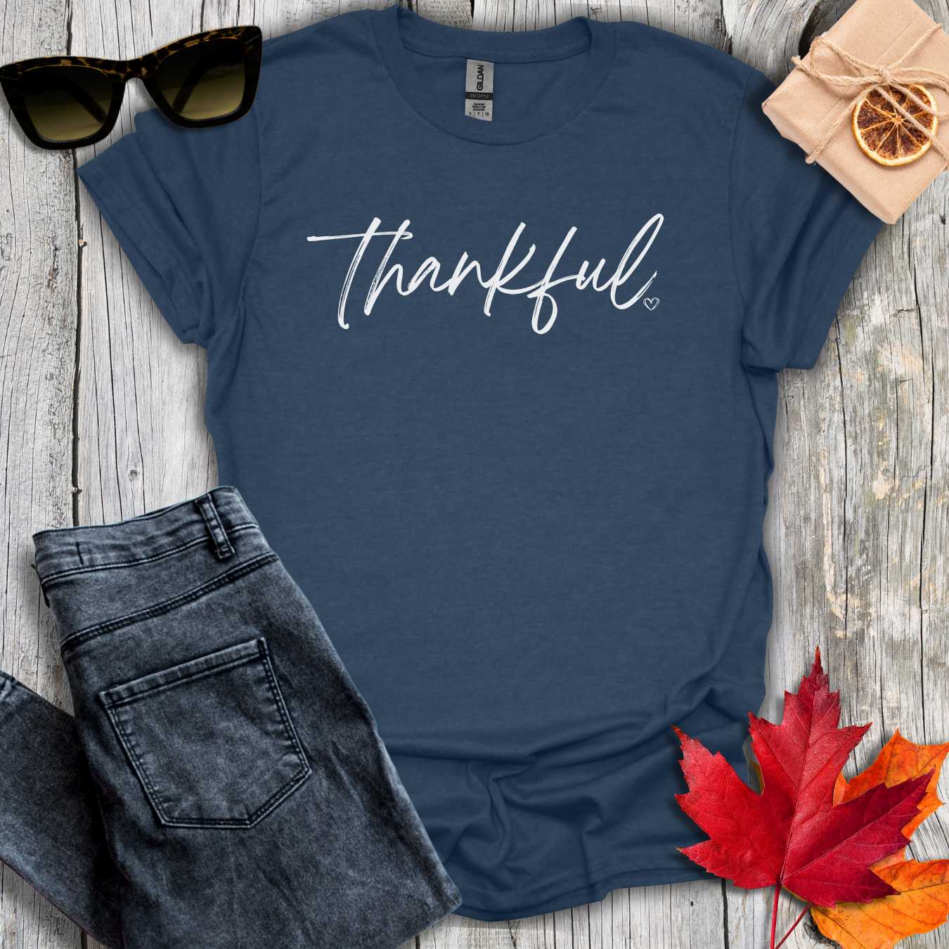 T-Shirt Heather Navy / S Thankful with Heart Tee