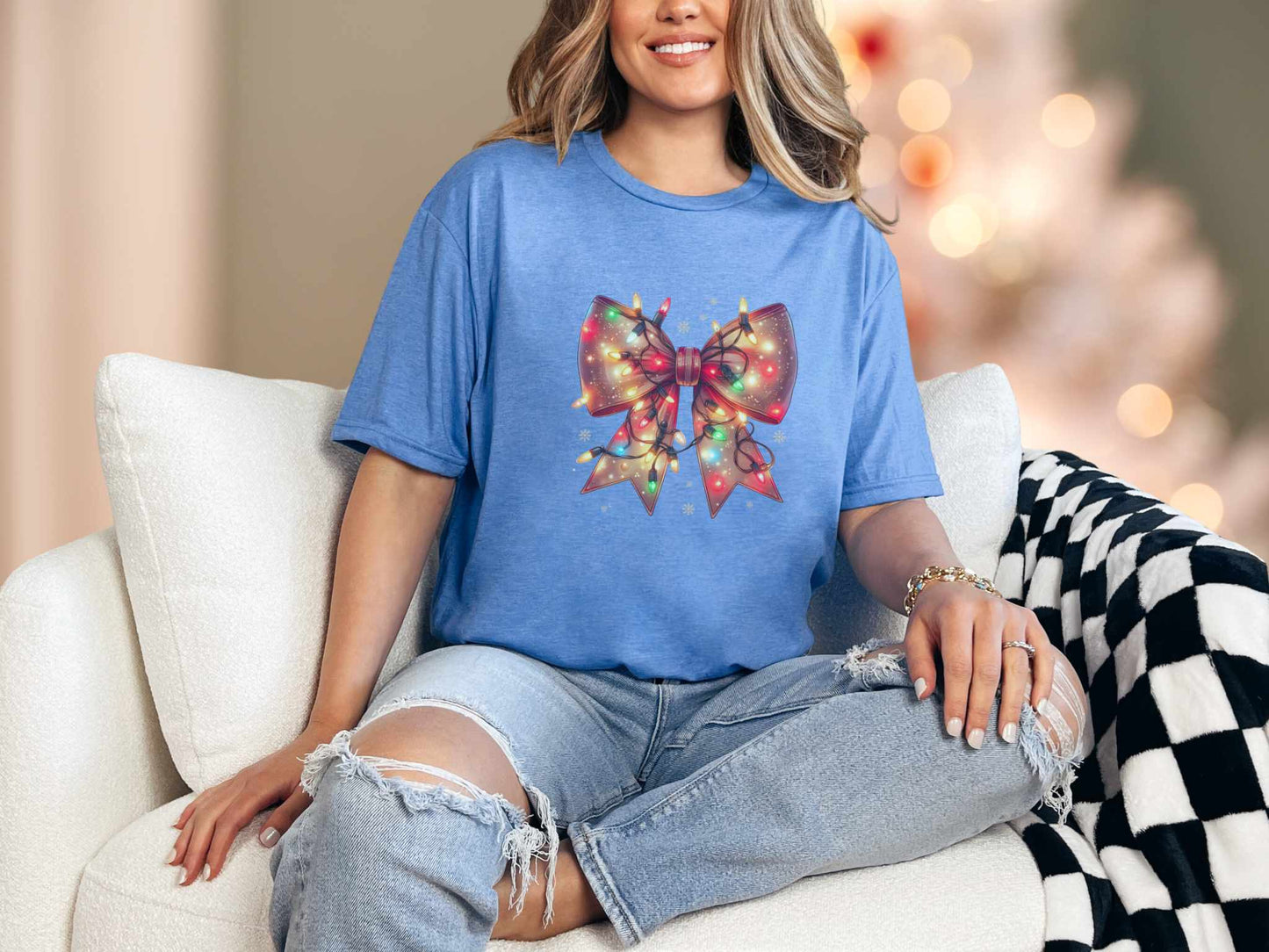T-Shirt Heather Royal / S Christmas Bow and Lights Tee