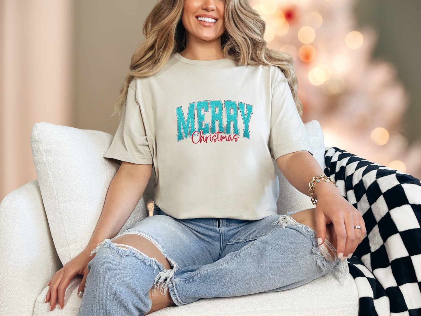 T-Shirt Sand / S Merry Christmas Glitter Tee