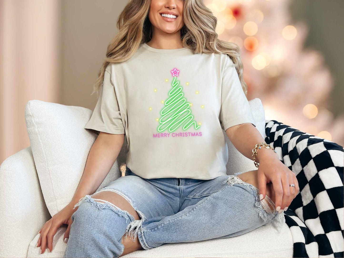 T-Shirt Sand / S Neon Merry Christmas Tee