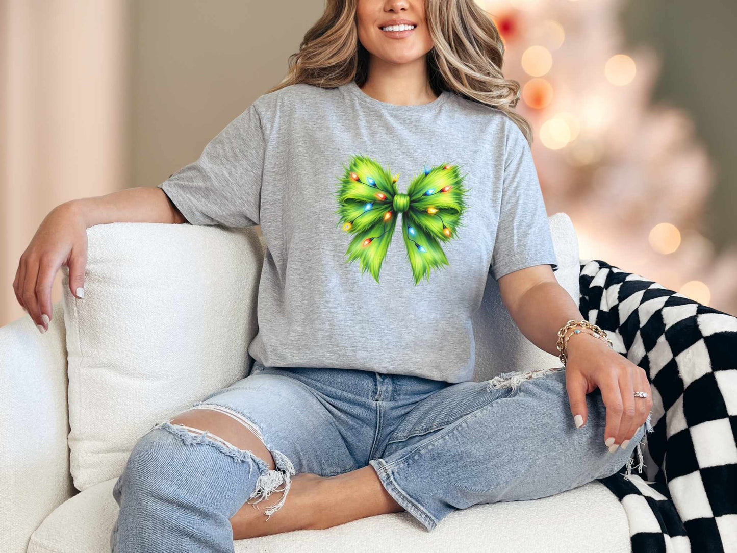T-Shirt Sport Grey / S Grinch Bow Tee