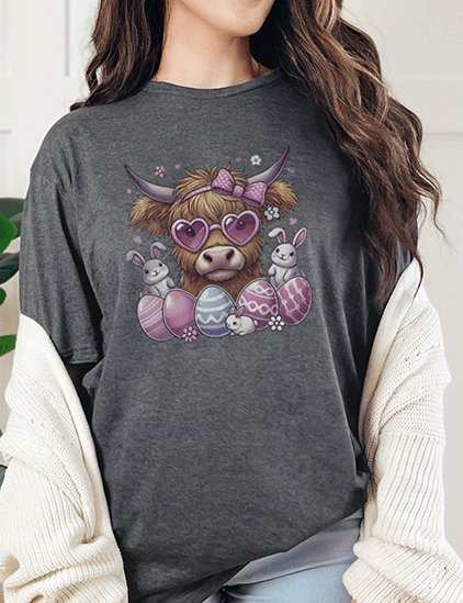 T-Shirt Dark Heather / S Highland Cow Easter Bunnies Tee