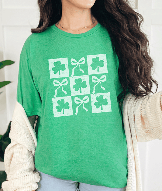 T-Shirt Heather Irish Green / S Checkered Clover and Bows Tee