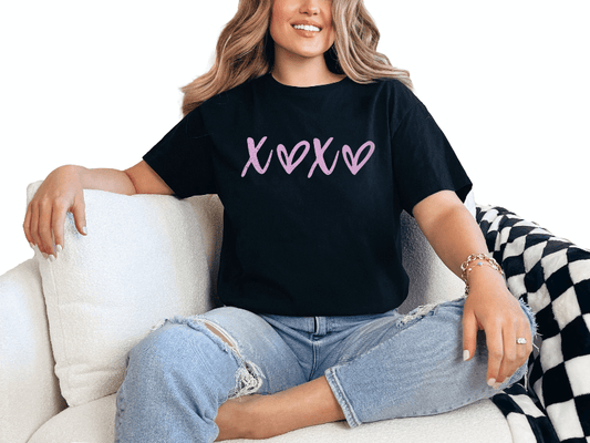 T-Shirt Black / S Distressed XOXO Tee
