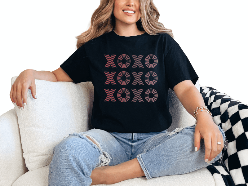 T-Shirt Black / S XOXO Tee
