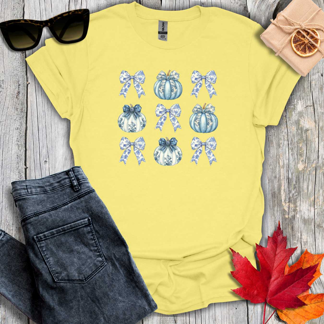 T-Shirt Cornsilk / S Coquette Pumpkin Pattern Tee