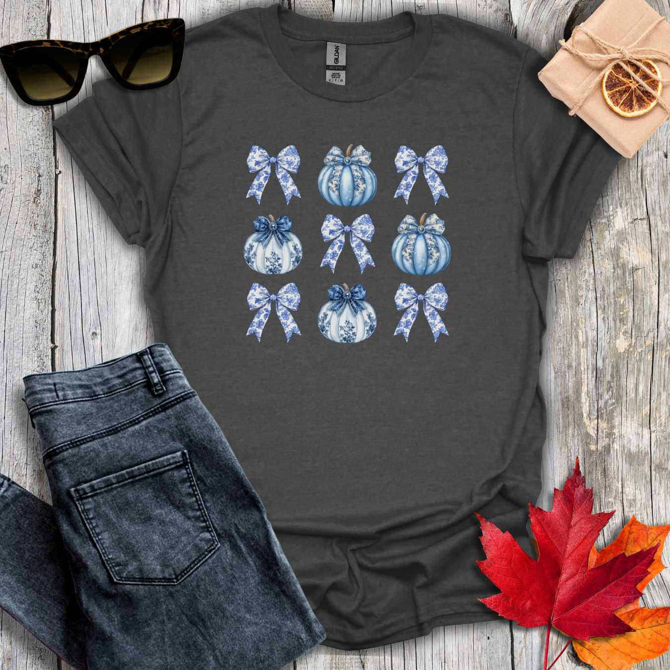 T-Shirt Dark Heather / S Coquette Pumpkin Pattern Tee