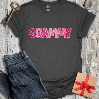 T-Shirt Dark Heather / S Grammy Hearts Tee