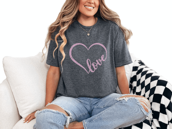 T-Shirt Dark Heather / S Love In Heart Tee