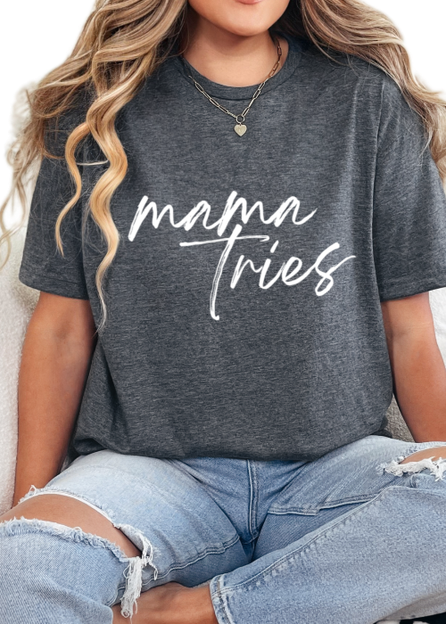 T-Shirt Dark Heather / S Mama Tries Tee