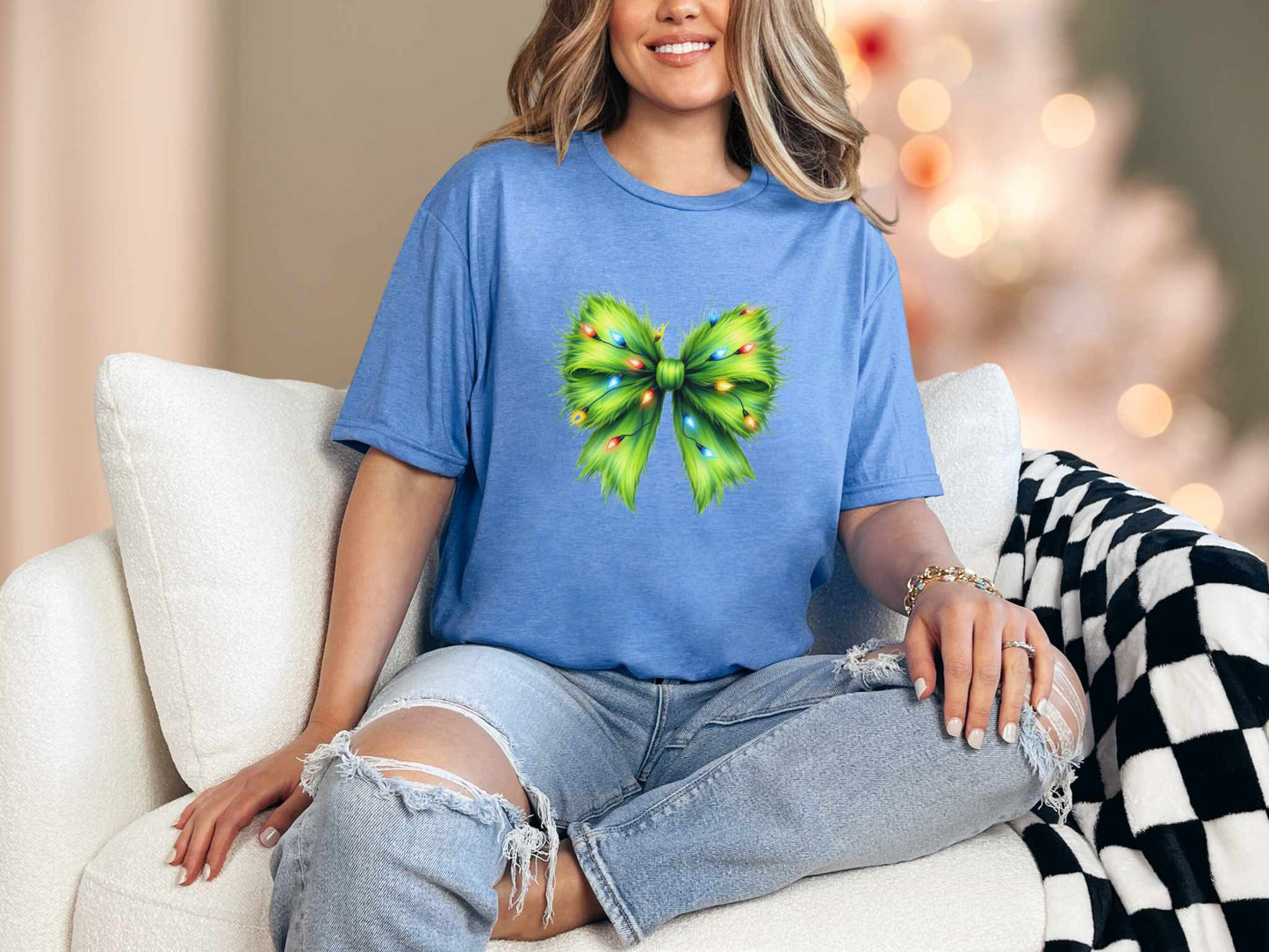 T-Shirt Heather Royal / S Grinch Bow Tee