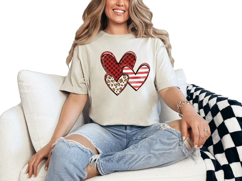 T-Shirt Sand / S Three Hearts Tee